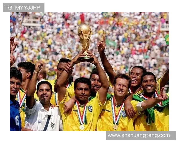 曾获足球先生荣誉的传奇足球明星们的辉煌历程与成就回顾