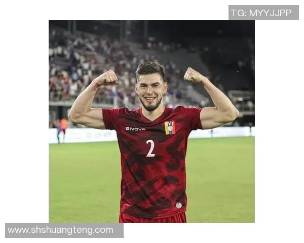 足球明星P图男女对比揭秘谁的魅力更胜一筹让我们一起探讨他们的风格与个性